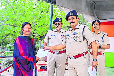 అంకిత భావంతో విధులు నిర్వర్తించాలి 