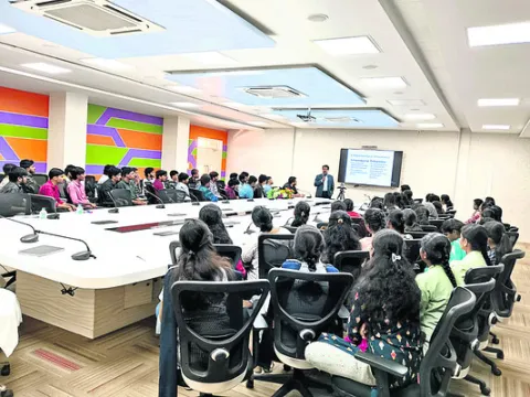 ఇంజినీర్లు వ్యాపారవేత్తలుగా ఎదగాలి