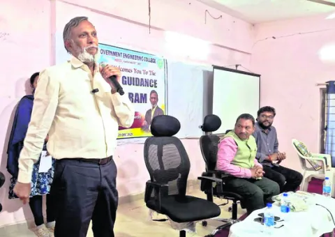 నైపుణ్యంతోనే ఉపాధి అవకాశాలు 