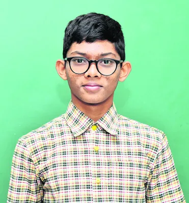 కార్పొరేట్‌ పాఠశాలలో చదువుతున్న ఫీల్‌ 
