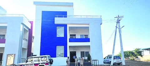 మాక్‌ డ్రిల్‌ ఏర్పాట్లు పరిశీలన
