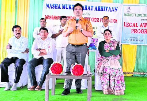 యువత చెడువ్యసనాలకు దూరంగా ఉండాలి