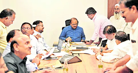 ప్రాధాన్యతా క్రమంలో అర్జీల పరిష్కారం