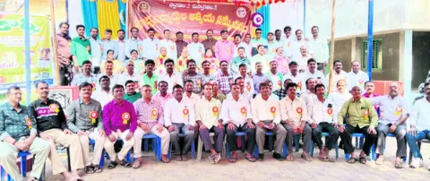 పూర్వ విద్యార్థుల ఆత్మీయ సమ్మేళనం 
