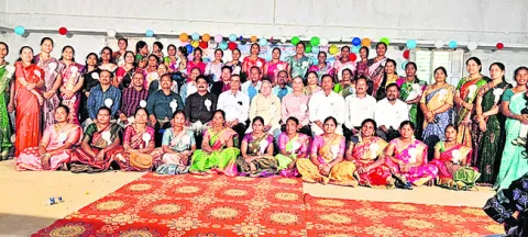 పూర్వ విద్యార్థుల ఆత్మీయ సమావేశం 
