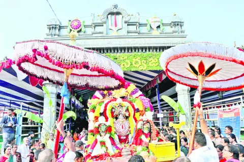 కూర్మావతారంలో రామయ్య
