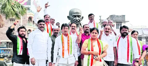 బీజేపీది గాడ్సే వారసత్వం