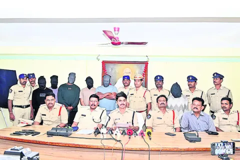 హంతకుడిని పట్టించిన వాట్సాప్‌ కాల్‌ 