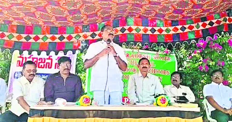 సహకార ఉద్యోగుల సమస్యల పరిష్కారానికి కృషి 