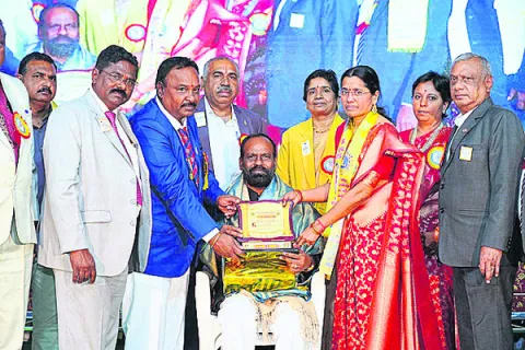 సమాజహితమే అందరి లక్ష్యం కావాలి