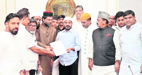 శతాబ్ది ఉత్సవాలకు రావాలని సీఎంకు ఆహ్వానం 
