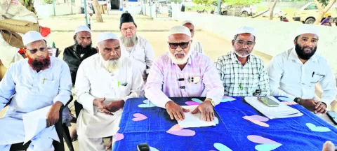 తప్పుడు పత్రాలతో వక్ఫ్‌భూముల ఆక్రమణకు యత్నాలు