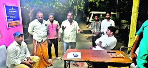 వైఎస్సార్‌సీపీ దళిత నాయకునిపై టీడీపీ నాయకుల దాడి