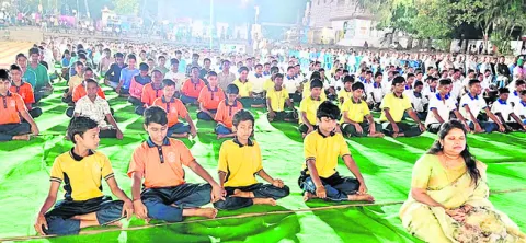 ఒత్తిడిని జయించేందుకు ధ్యానమే ఆయుధం