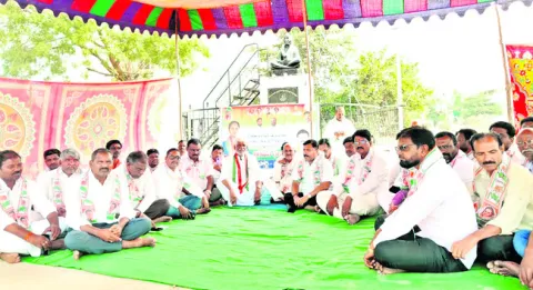 ‘ఉపాధి’లో గాంధీజీ పేరు తొలగించడం దారుణం 