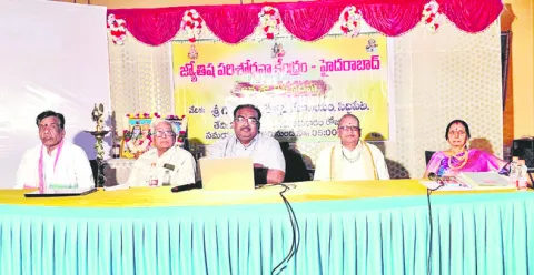 ప్రకృతి విలయాలను గుర్తించవచ్చు