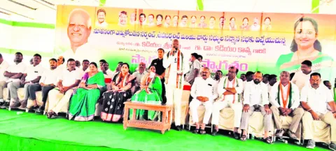 కేటీఆర్‌..నియోజకవర్గానికి రా!