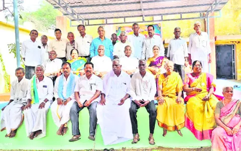 ● పూర్వ విద్యార్థుల సమ్మేళనం