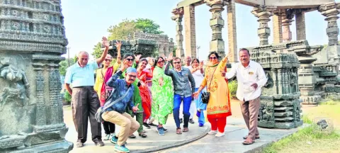 కోటను సందర్శించిన విదేశీయులు 