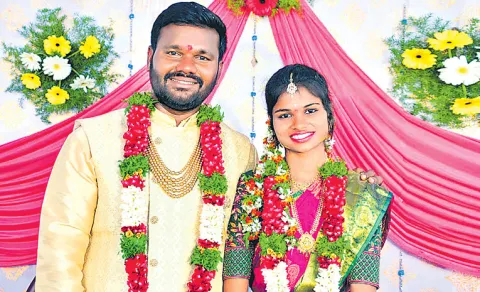 Couple Attempts Ends Life In Siddipet