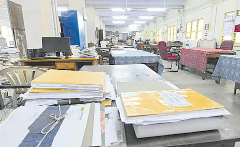 Telangana Govt orders immediate shifting of all offices from private buildings and sets December 31 deadline