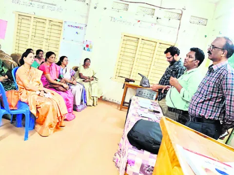 బిల్లులను సీఎఫ్‌ఎంఎస్‌ పోర్టల్‌లోనే సమర్పించాలి 
