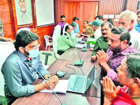 ప్రజా అర్జీలపై ప్రత్యేక దృష్టి 