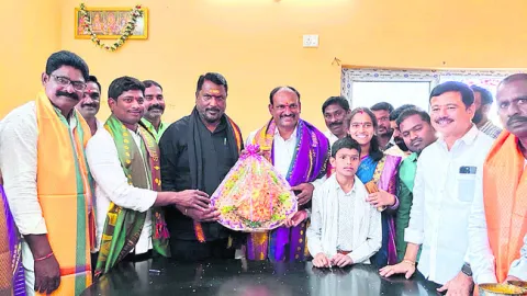 పల్లెల్లో పాలన షురూ..