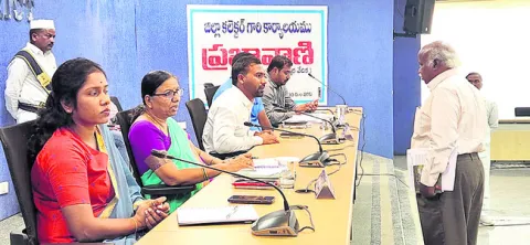 ప్రజావాణికి సమస్యల వెల్లువ