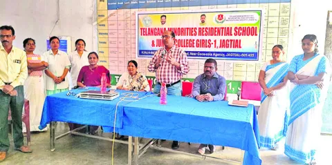 విద్యార్థులు కంటి చూపుపై  శ్రద్ధ తీసుకోవాలి
