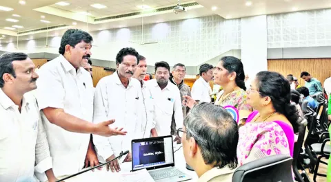 క్షమాపణ కోరిన డీపీఓ రాజ్యలక్ష్మి 
