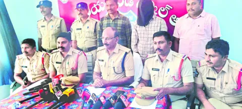 ఉంగరం కోసమే హత్య 