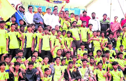 ఓవరాల్‌ చాంపియన్‌ మైనార్టీ గురుకులం