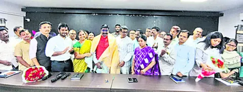 రాష్ట్రానికి ఆదర్శంగా మన్యం జిల్లా