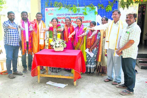 సర్పంచ్‌ ప్రమాణస్వీకారం.. ఉపసర్పంచ్‌ రాజీనామా 