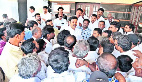 ప్రజలను నమ్మించి మోసం చేసిన బాబు 