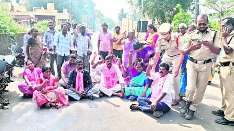 ●ఉపసర్పంచ్‌ పదవి ఇవ్వలేదని ఆందోళన
