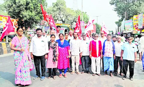 ‘ఉపాధి’ చట్టం ఉసురు తీసిన కేంద్రం