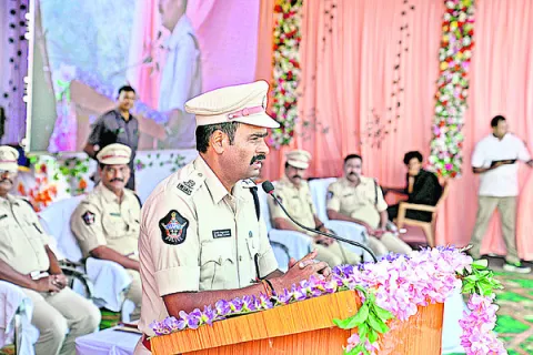 సమాజ సేవే కర్తవ్యంగా భావించాలి 