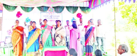 పల్లెల్లో నవశకం.. 