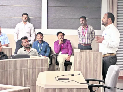 భద్రతను బలోపేతం చేయాలి 
