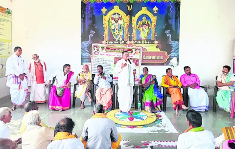 ఉద్యోగ భద్రత కల్పించాలి
