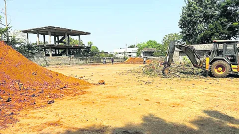 ‘గిరి’ వసతి ఆలస్యం