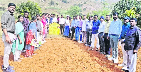 ఆర్సీపురంలో ఛత్తీస్‌గఢ్‌ ఈజీఎస్‌ బృందం