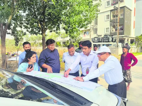 ట్యాంకర్‌ ఫిల్లింగ్‌ స్టేషన్‌ తనిఖీ 
