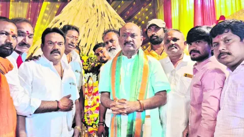 గంగానమ్మ అమ్మవారి సేవలో స్పీకర్‌ 