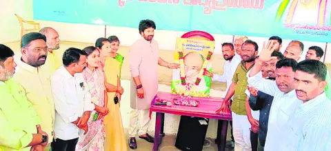 బహుముఖ ప్రజ్ఞాశాలి పీవీ నర్సింహారావు 