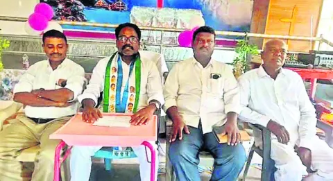 పాస్టర్లకు గౌరవ వేతనం చెల్లించాలి 