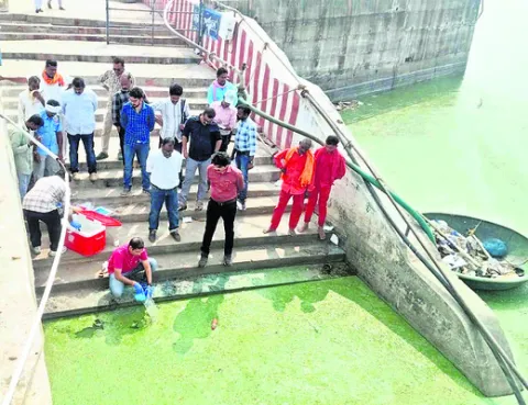 సన్మాన సభలో  దొంగల చేతివాటం