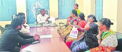 అప్పు కట్టలేక.. కంటికి కునుకు లేక 